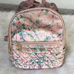 ⭐️Blossom print velvet backpack⭐️